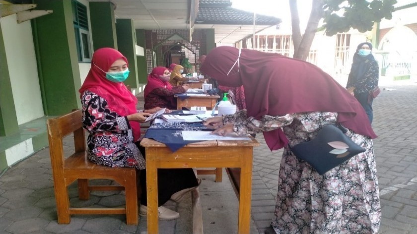 Senyum Bangga Warnai Pengambilan Hasil ASPD MTs Negeri 1 Yogyakarta