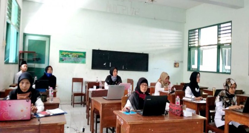 Workshop E-Learning untuk meningkatkan kualitas pembelajaran secara daring