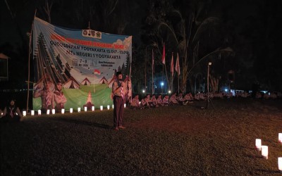 Kepala MTs N 1 Yogyakarta Apresiasi Ketangguhan Siswa dalam Malam Api Unggun Perkemahan